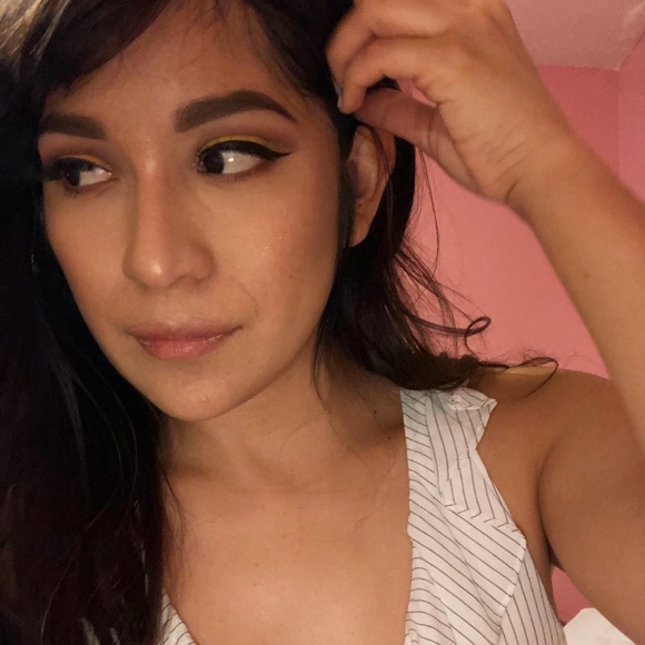 Meet your Posher, Amber - Picture 1 of 1